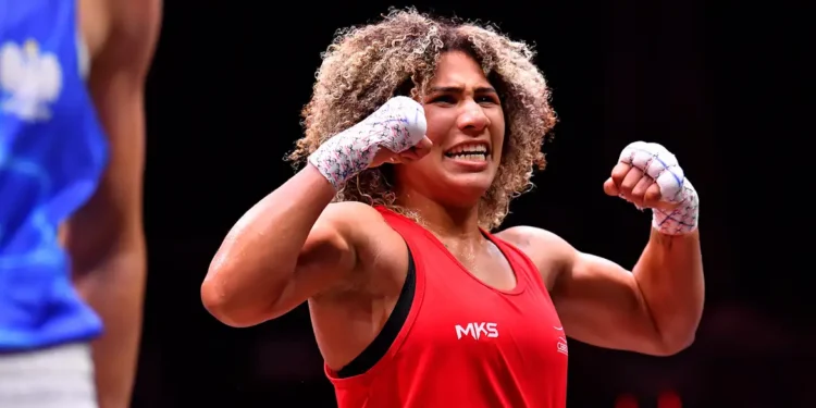 Rebeca Lima é campeã mundial de boxe em Liverpool