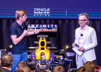 Red Bull e Ford destacam Verstappen como peça central no projeto de motor para 2026