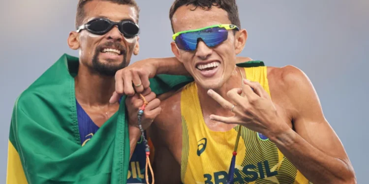 Brasil encerra terça com ouros de Ricardo Mendonça e Yeltsin e 14 pódios no Mundial