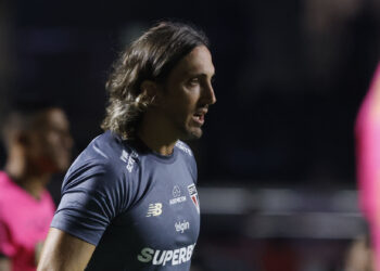 Fluminense anuncia contratação do técnico Luis Zubeldía