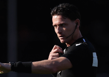 Árbitros são afastados pela CBF após polêmicas na 27ª rodada do Brasileirão