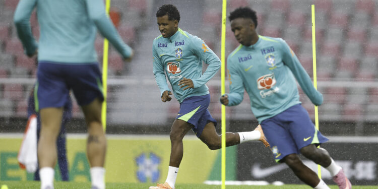 Ancelotti comanda primeiro treino da seleção na Coreia do Sul