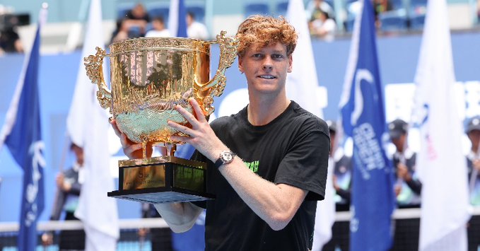 Sinner fatura bicampeonato em Pequim e iguala marca de Nadal e Djokovic