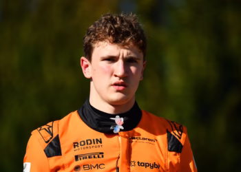 McLaren anuncia encerramento de contrato com Alex Dunne