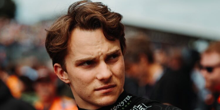 Piastri minimiza preocupação com Verstappen: “Isso não muda a forma da minha corrida”