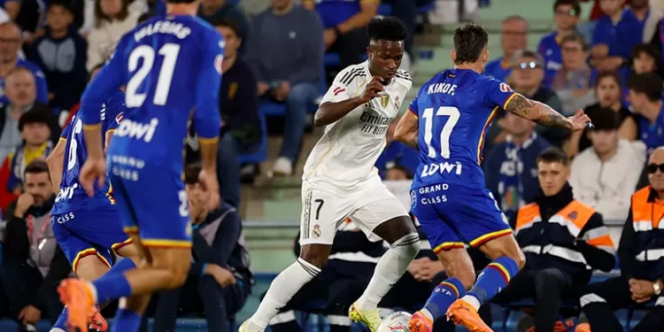 Zagueiro do Getafe se desentende com Vini Jr.: “É por isso que todo mundo te odeia”