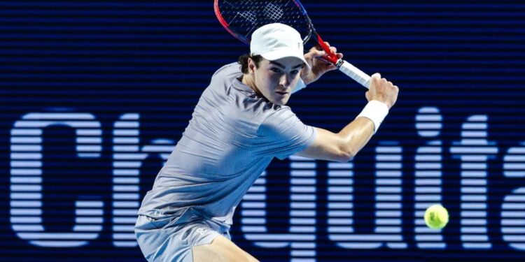 Após título, João Fonseca sobe 18 posições no ranking e estreia no Masters de Paris