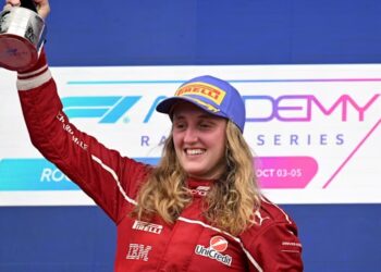 Weug ultrapassa Pin na última volta e vence corrida principal da F1 Academy em Singapura