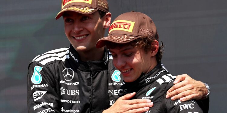 Mercedes confirma Russell e Antonelli para temporada 2026 da Fórmula 1