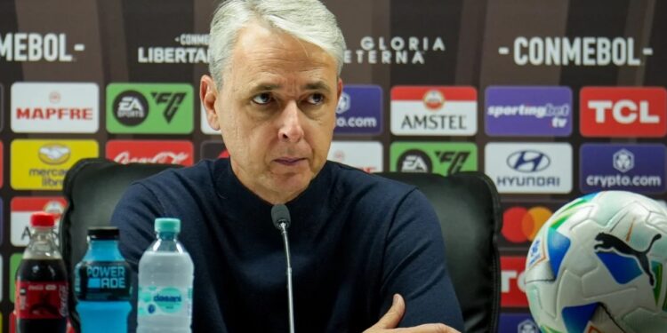 Tiago Nunes vira “carrasco” de brasileiros e explica ida para o exterior