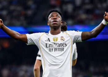 Vini Jr. se desculpa com Xabi Alonso e elenco do Real Madrid após reclamação