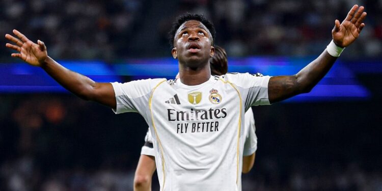 Vini Jr. se desculpa com Xabi Alonso e elenco do Real Madrid após reclamação