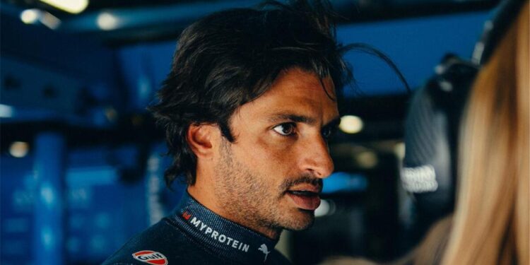 Sainz critica transmissão da F1: “Exageraram um pouco mostrando famosos e namoradas”
