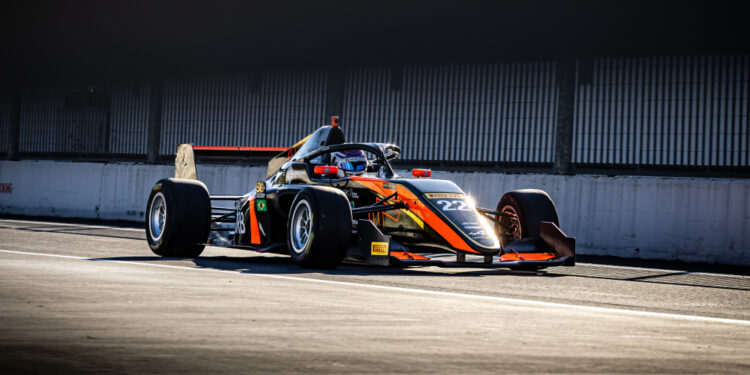 Pedro Clerot encerra trajetória na FRECA com duas vitórias e sete pódios em 2025