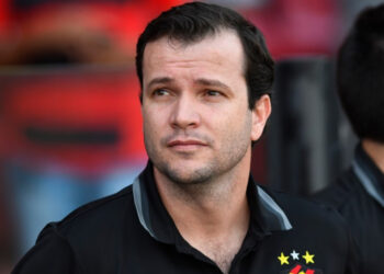 Sport anuncia saída do técnico Daniel Paulista