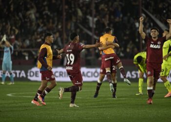 Lanús bate Universidad de Chile e será rival do Atlético-MG na final da Sul-Americana