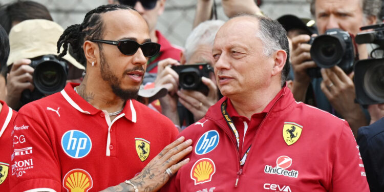 “Hamilton e Ferrari precisaram de tempo para entrar em sintonia”, afirma Vasseur