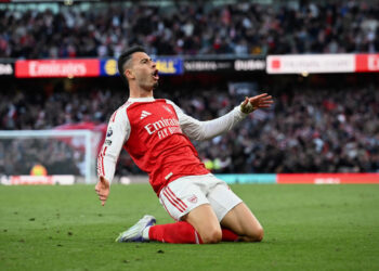 Com gols brasileiros, Arsenal goleia Atlético de Madrid e segue 100% na Champions