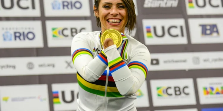 Sabrina Custódia é ouro no Mundial de ciclismo de pista paralímpico