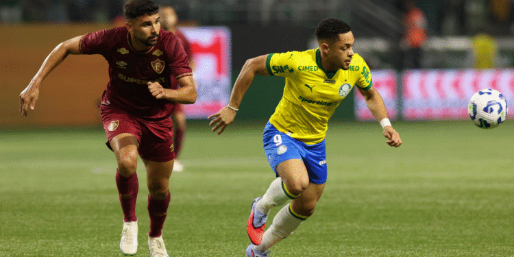 Palmeiras empata com o Fluminense e vê Flamengo se distanciar na ponta do Brasileiro