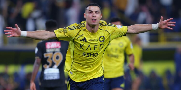 Cristiano Ronaldo marca de bicicleta e chega a 954 gols em vitória do Al Nassr