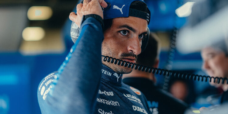 Sainz aprova retorno de Pérez à F1: “Segundas chances são dadas a poucos pilotos”