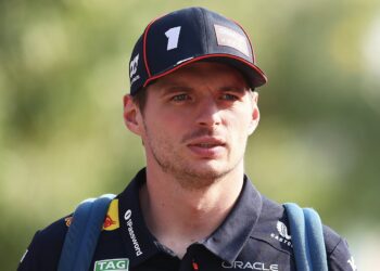 Verstappen vê decisão correta de Piastri em não ajudar Norris: “Teria dito para eles se f…”
