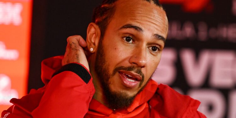 Hamilton rebate presidente da Ferrari: “Todos precisam assumir responsabilidade”