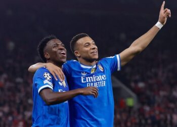 Mbappé valoriza Vini Jr. no Real Madrid e jornal espanhol exalta o brasileiro