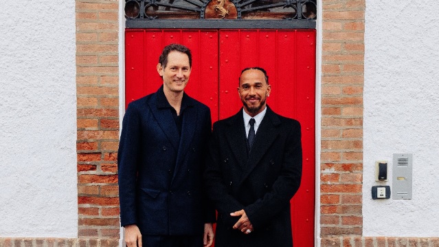 Presidente da Ferrari cobra Hamilton e Leclerc: “Deveriam falar menos e se concentrar em pilotar”