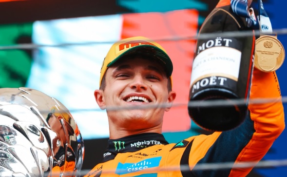 Norris dá a receita para momento vitorioso na F1: “Ignorar todo mundo e seguir pressionando”