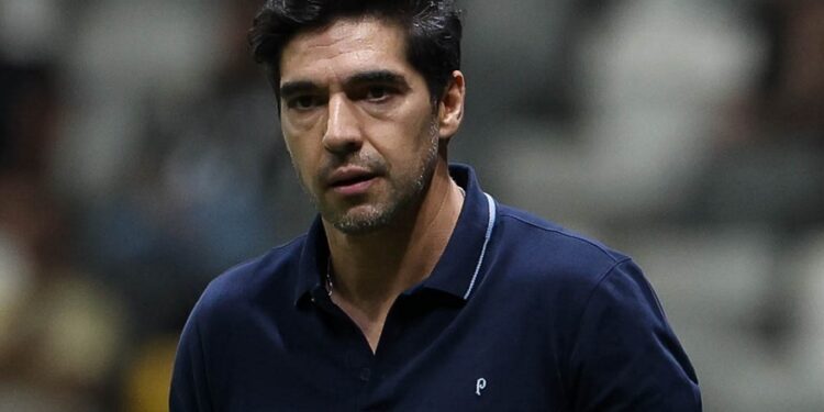 Palmeiras anuncia renovação com Abel Ferreira até o fim de 2027