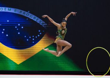 Búlgaras colaboram para o desenvolvimento de coreografias da ginástica rítmica brasileira
