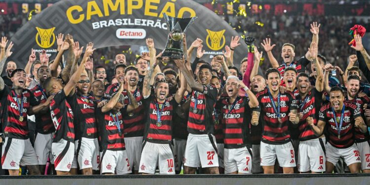 “Uma vez Flamengo, sempre Flamengo”. O hino aponta o futuro do futebol brasileiro