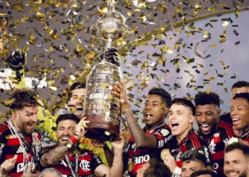 Campeão Flamengo domina seleção da Libertadores