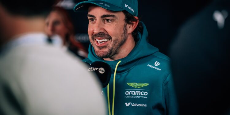 Alonso elogia estrela da MotoGP: “O que ele fez está ao alcance de poucos”