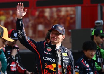 Verstappen supera Hamilton e lidera ranking de pilotos mais bem pagos de 2025; confira lista