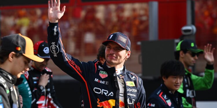 Verstappen supera Hamilton e lidera ranking de pilotos mais bem pagos de 2025; confira lista