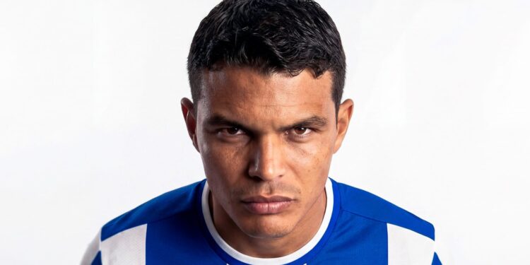 Thiago Silva é anunciado pelo Porto após rescindir com o Fluminense