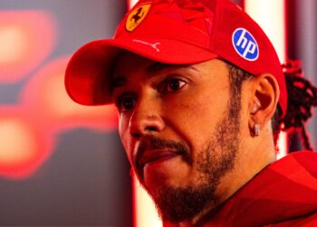 Hamilton encerra ano de estreia na Ferrari com pior pontuação da carreira