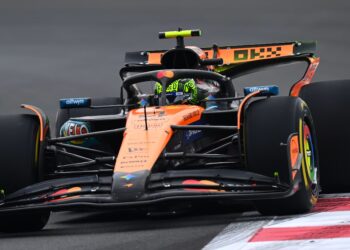 Na briga pelo título da F1, Norris lidera primeiro treino livre em Abu Dhabi; Bortoleto é 7º