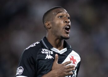 Rayan e Vegetti decidem, Vasco bate o Fluminense de virada e sai em vantagem na Copa do Brasil