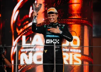 Campeão da F1, Norris aproveita férias com família e amigos