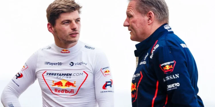 Jos Verstappen elogia desempenho e mentalidade de Max na reta final da F1: “É apenas ele mesmo”