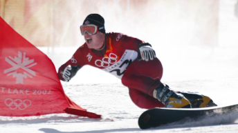 FBI publica foto atualizada de ex-atleta olímpico canandense foragido há 14 meses