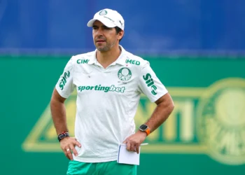 Abel inicia sexta temporada à frente do Palmeiras e iguala marca de 30 anos no Brasil
