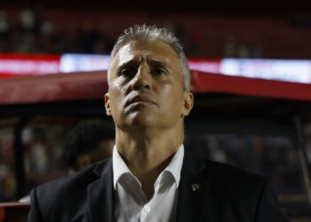 Crespo se anima no São Paulo, mas alerta: “A situação ainda não é perfeita”