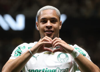 Palmeiras vence o Inter no Beira-Rio e assume a liderança do Brasileirão