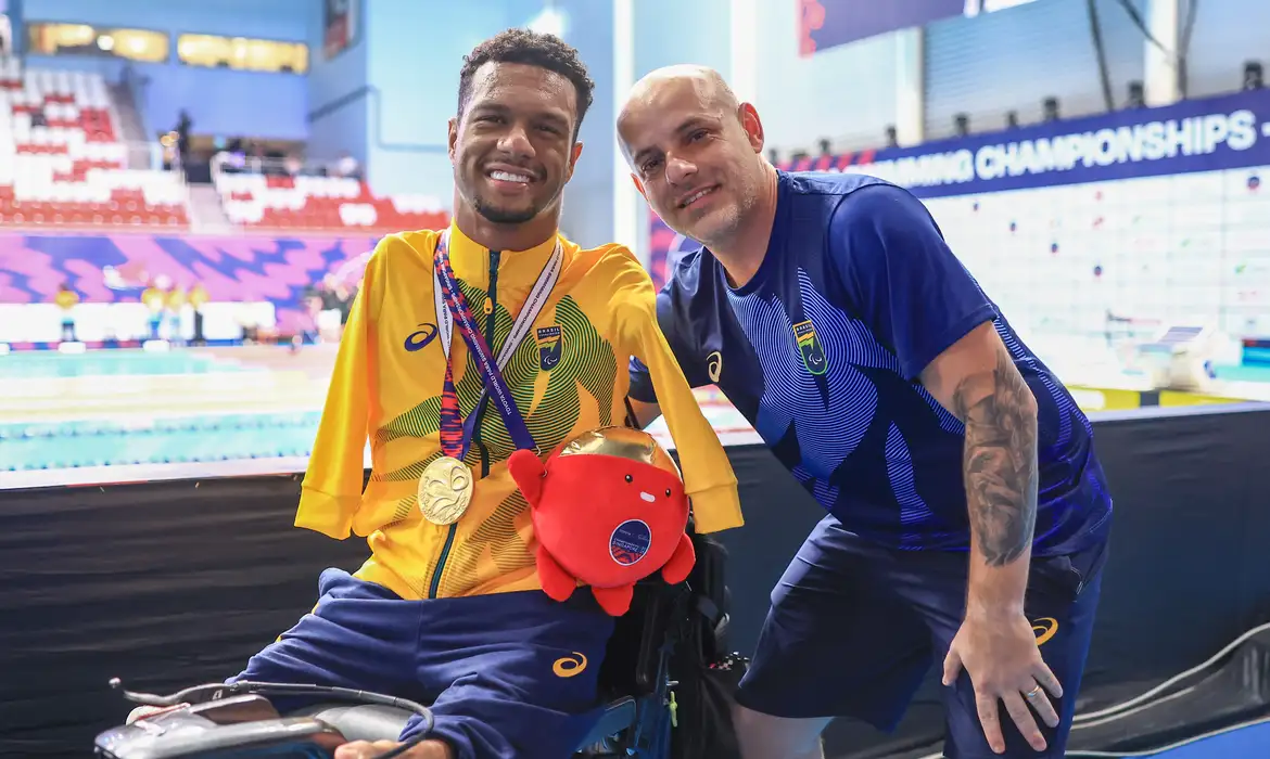 Com 5 medalhas, Gabrielzinho lidera natação paralímpica do Brasil no circuito mundial