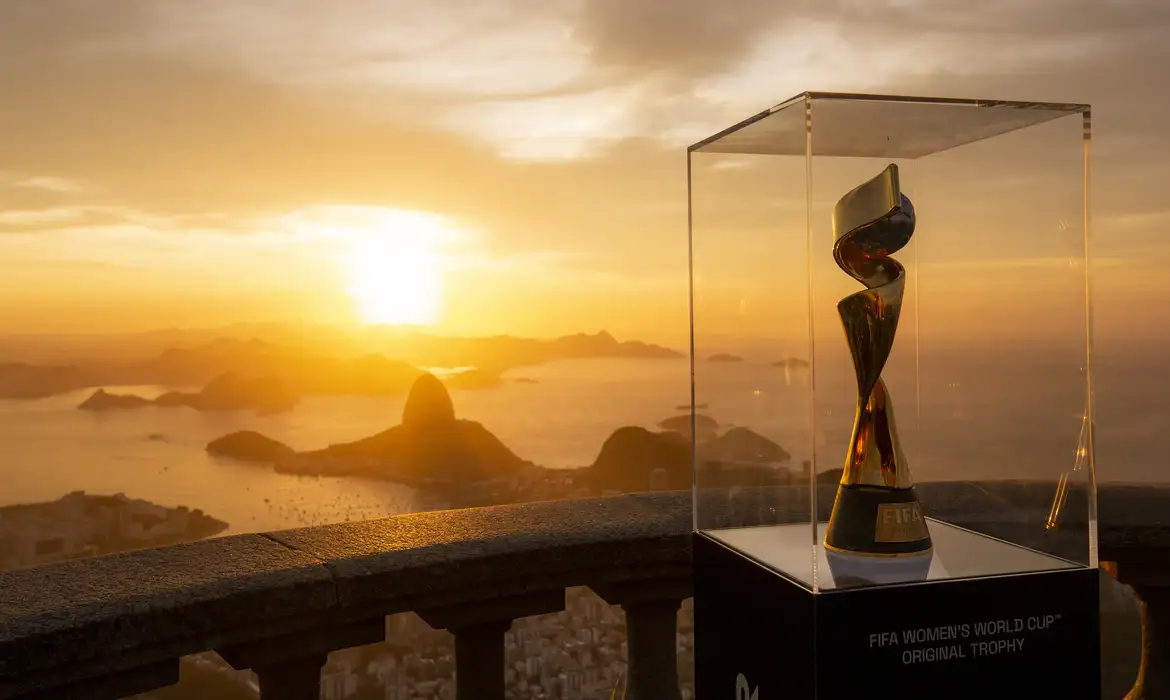 Fifa vai investir R$ 4,2 bilhões na Copa Feminina de 2027